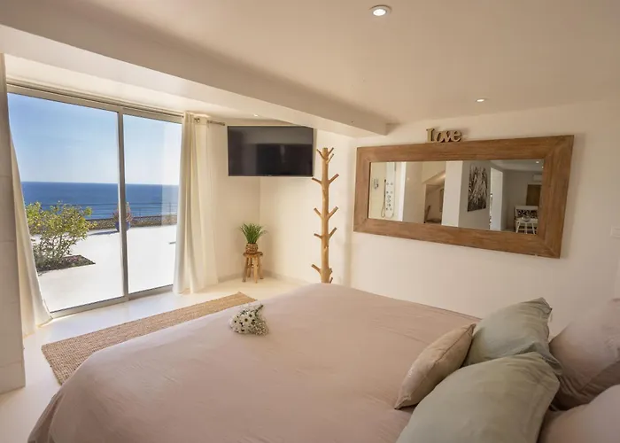 LES SUITES LOVE 3 SPA VUE MER PISCINe Marseilles
